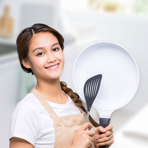 lady-with-a-white-pan-500x500.jpg